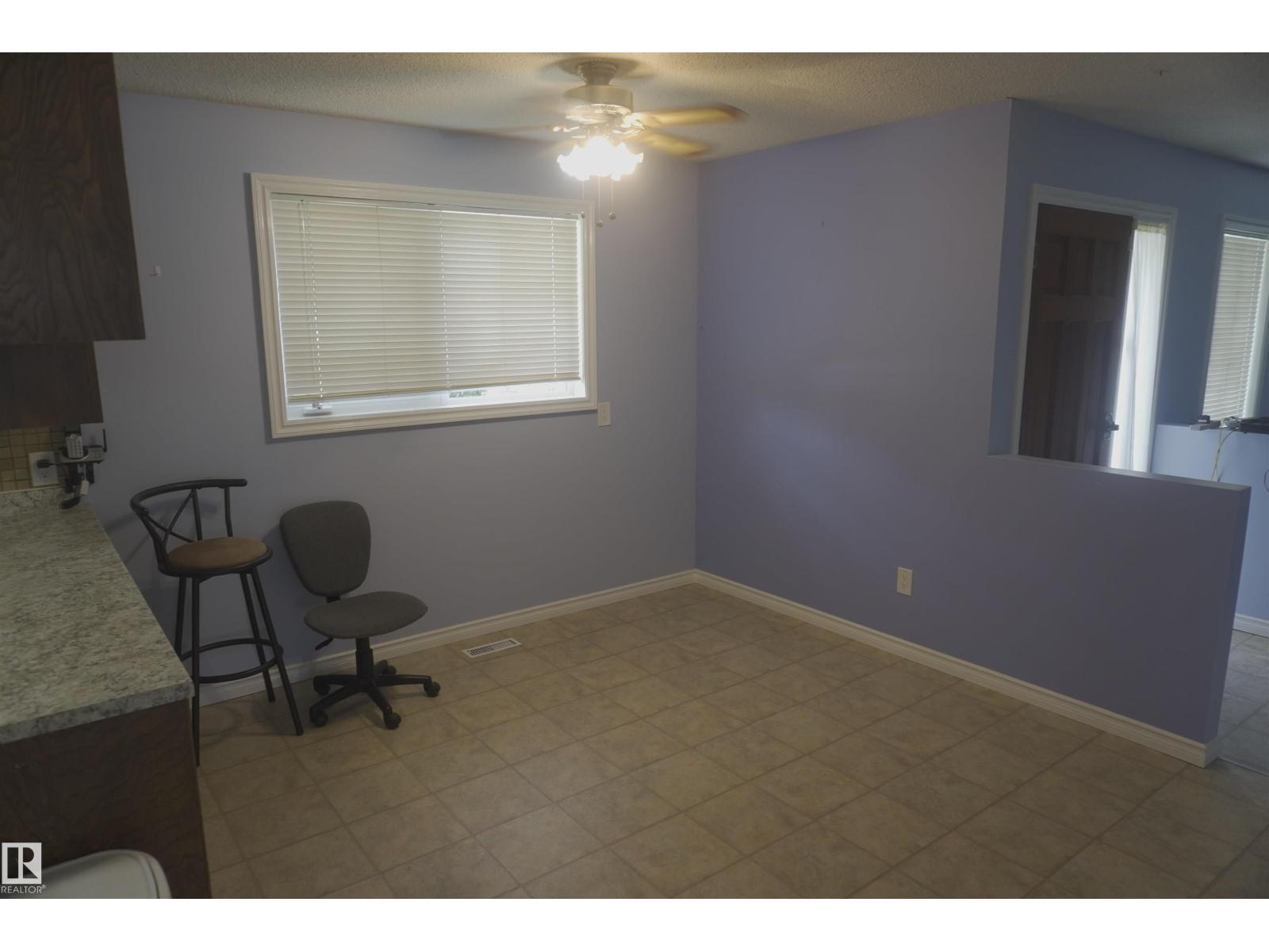 5713 49 St, Vegreville, Alberta  T9C 1G6 - Photo 4 - E4498902
