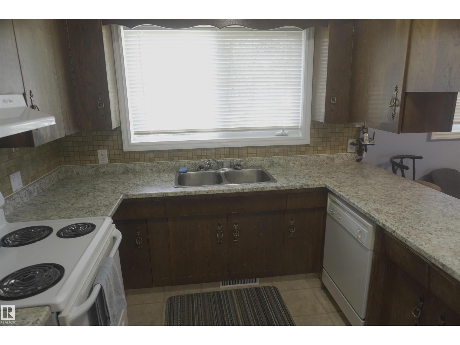 5713 49 St, Vegreville, Alberta  T9C 1G6 - Photo 6 - E4498902
