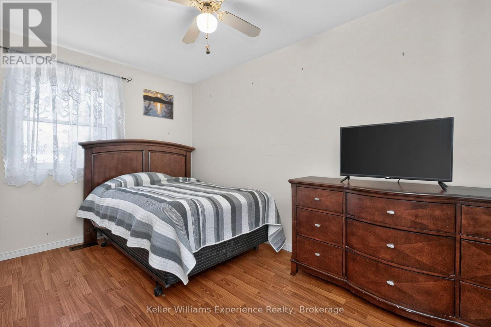 281 Park Street, Tay, Ontario  L0K 2A0 - Photo 11 - S13567390