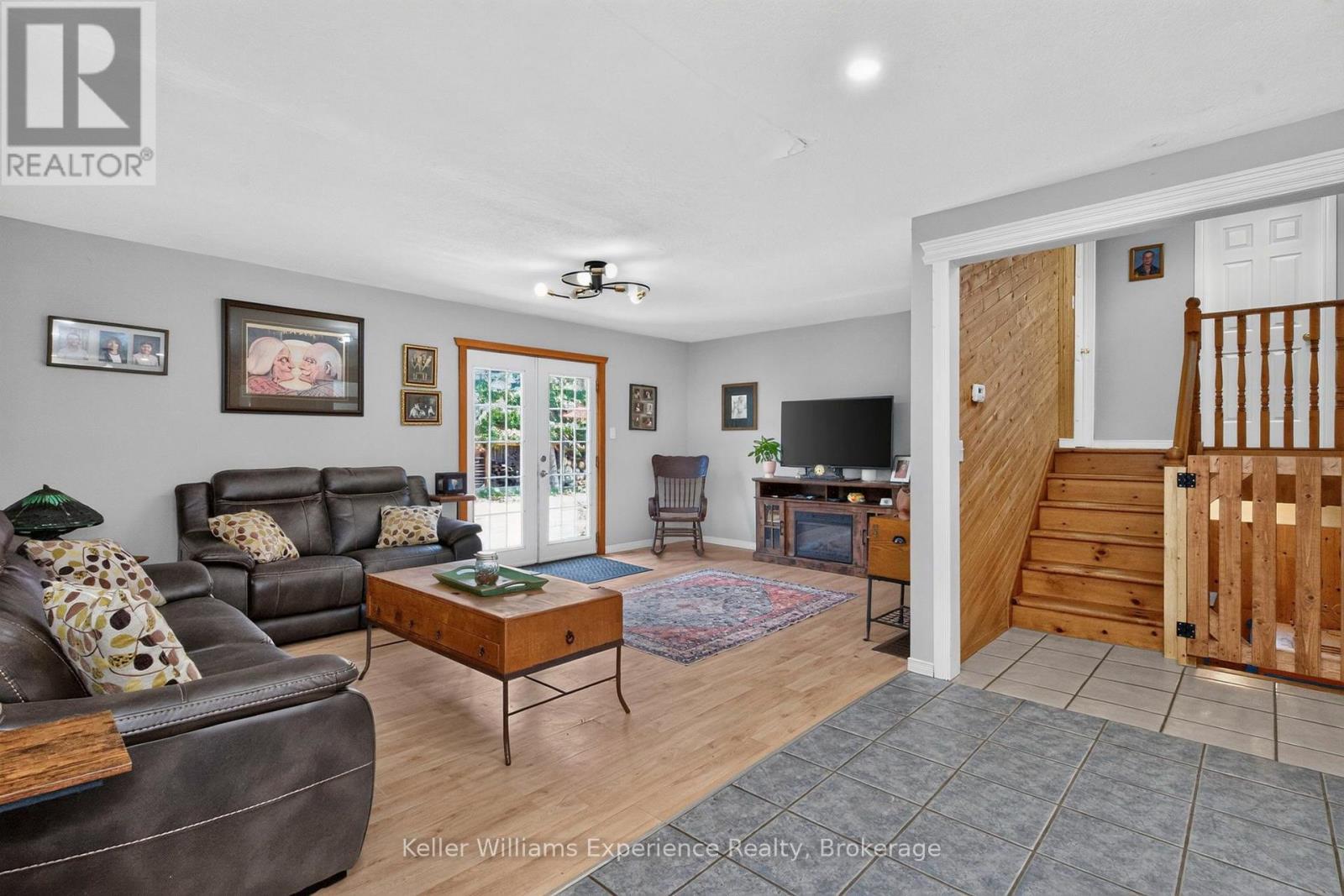 281 Park Street, Tay, Ontario  L0K 2A0 - Photo 8 - S13567390