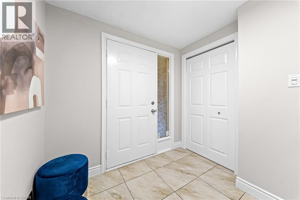 20 Highcroft Court, Kitchener, Ontario  N2E 2N9 - Photo 7 - 40846089
