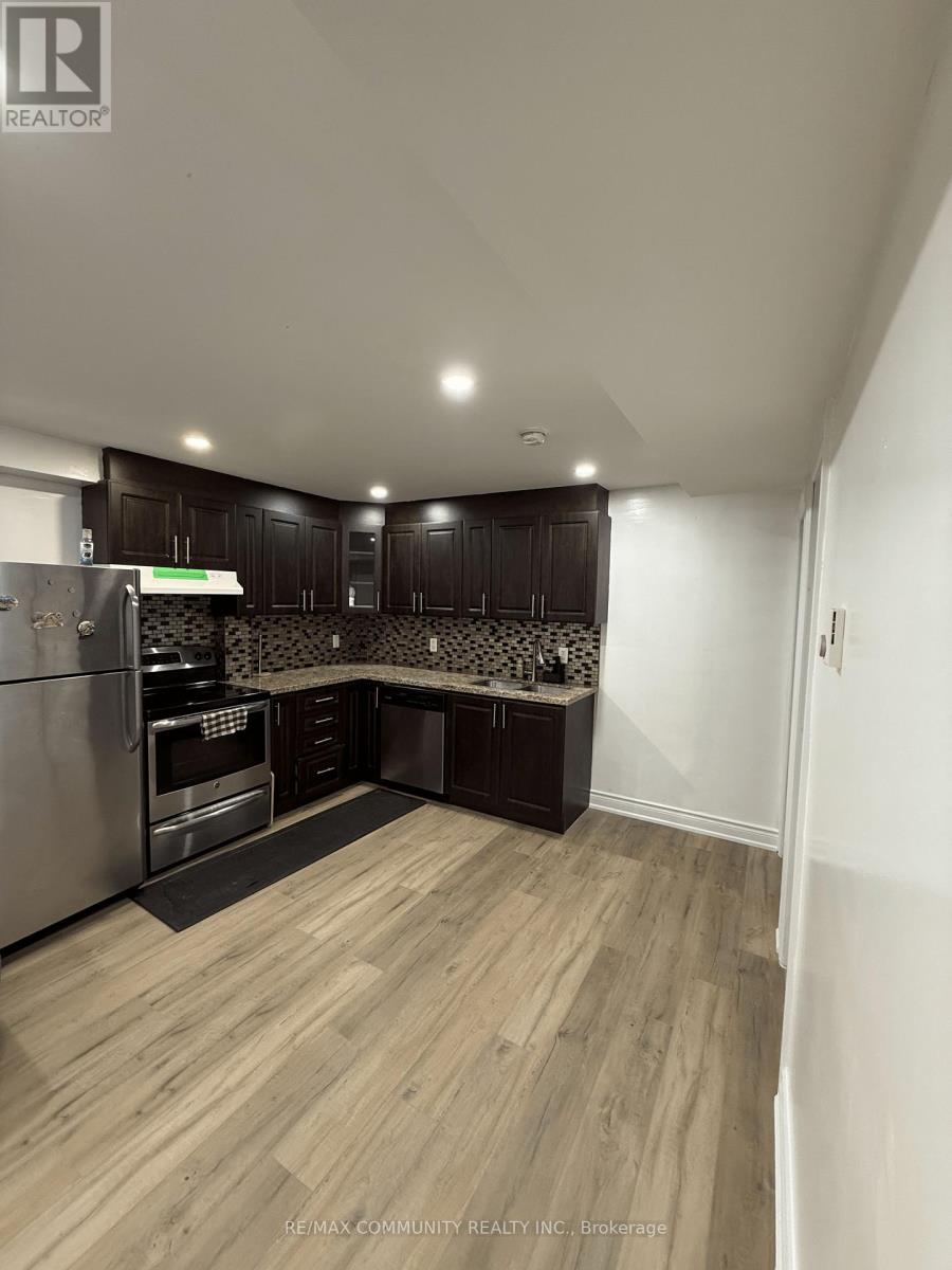 Lower - 4 Lakeview Avenue, Toronto, Ontario  M6J 3B1 - Photo 5 - C13567368