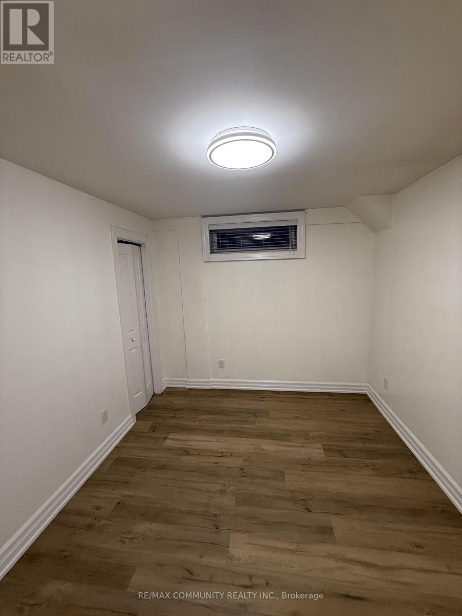 Lower - 4 Lakeview Avenue, Toronto, Ontario  M6J 3B1 - Photo 8 - C13567368
