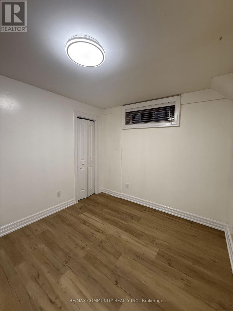Lower - 4 Lakeview Avenue, Toronto, Ontario  M6J 3B1 - Photo 9 - C13567368