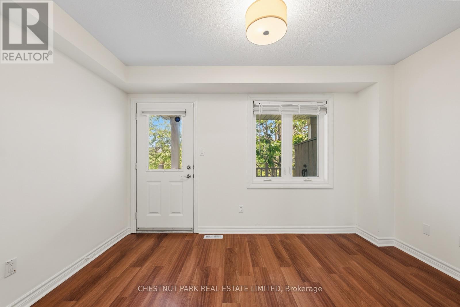 21 Littleyork Road, Toronto, Ontario  M4E 3W6 - Photo 11 - E13567502