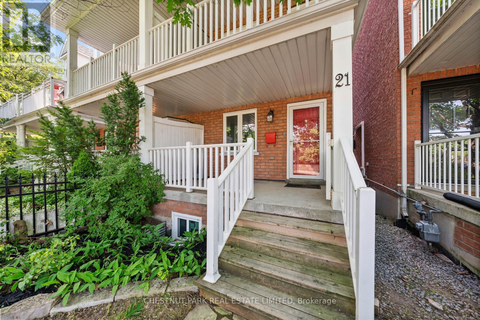 21 Littleyork Road, Toronto, Ontario  M4E 3W6 - Photo 2 - E13567502