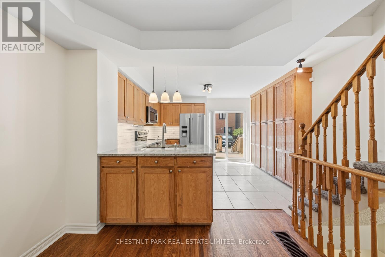 21 Littleyork Road, Toronto, Ontario  M4E 3W6 - Photo 6 - E13567502