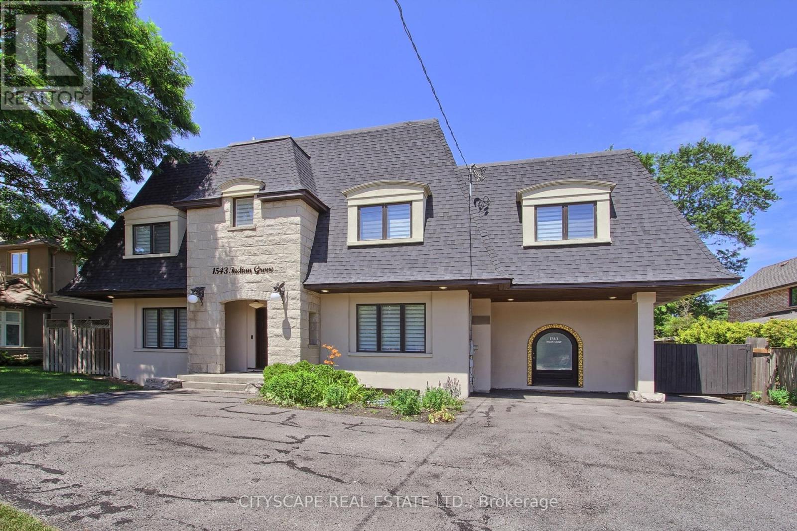 1543 Indian Grove, Mississauga, Ontario  L5H 2S5 - Photo 2 - W13567456