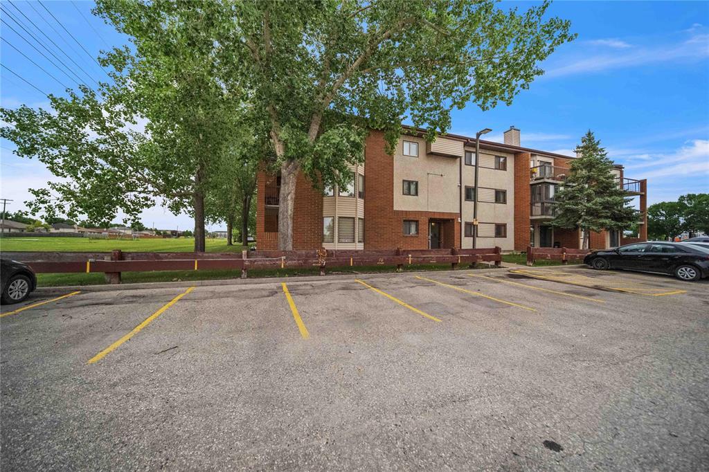 106 177 Watson Street, Winnipeg, Manitoba  R2P 2P8 - Photo 1 - 202609472