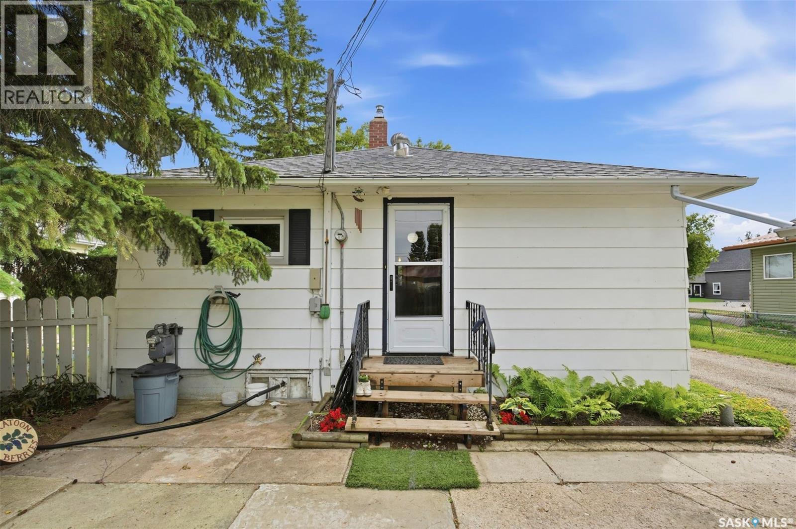 208 3rd Avenue W, Watrous, Saskatchewan  S0K 4T0 - Photo 27 - SK042597