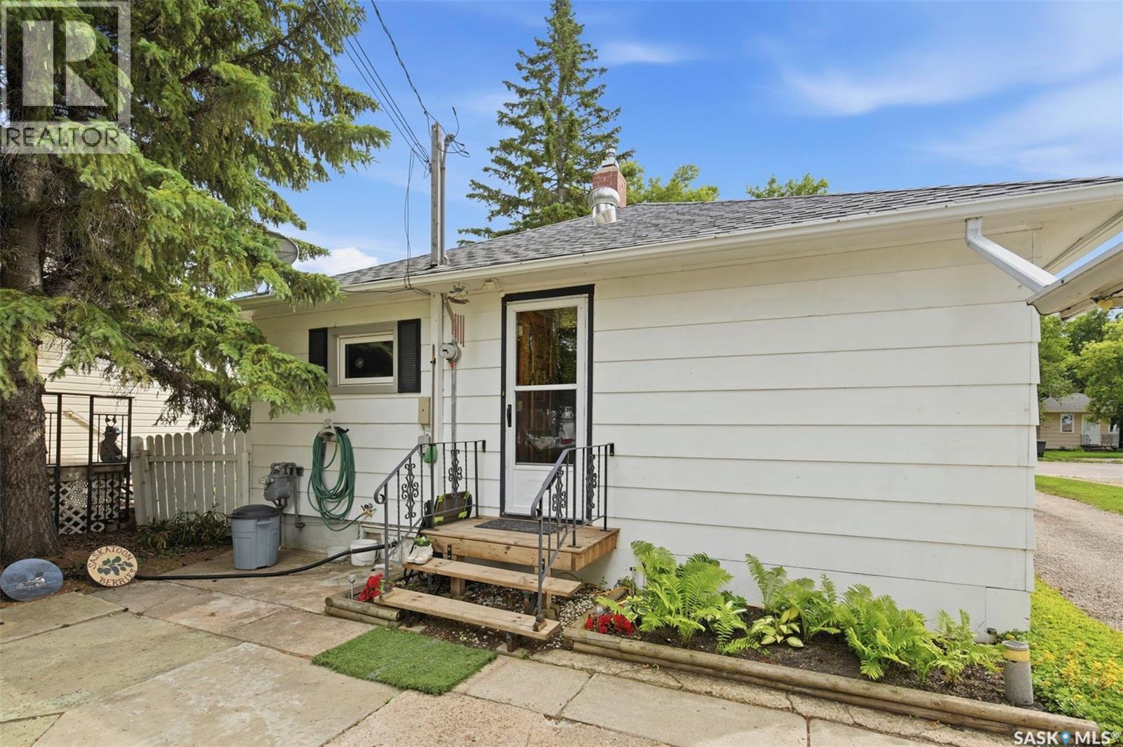 208 3rd Avenue W, Watrous, Saskatchewan  S0K 4T0 - Photo 28 - SK042597