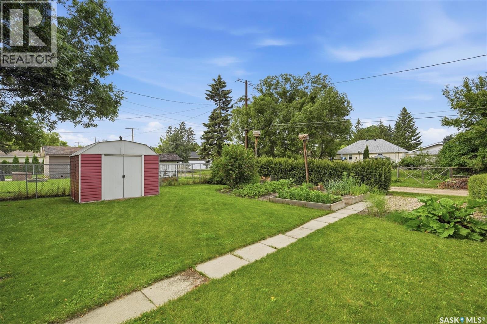208 3rd Avenue W, Watrous, Saskatchewan  S0K 4T0 - Photo 32 - SK042597