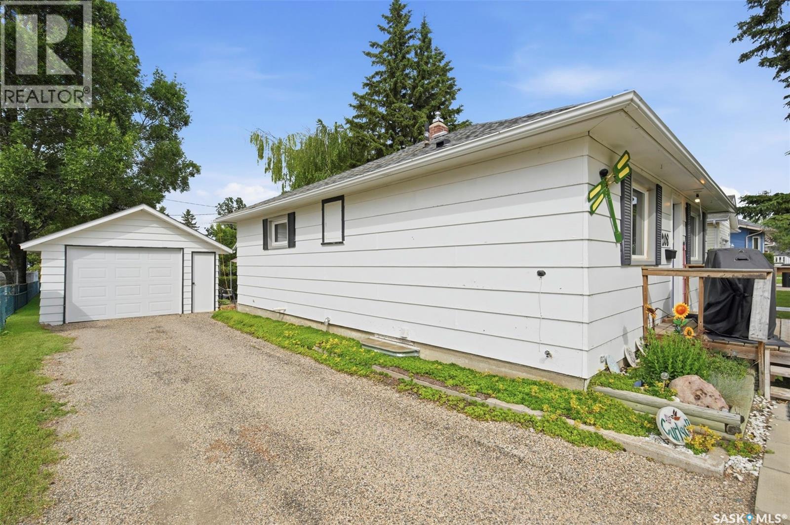 208 3rd Avenue W, Watrous, Saskatchewan  S0K 4T0 - Photo 35 - SK042597