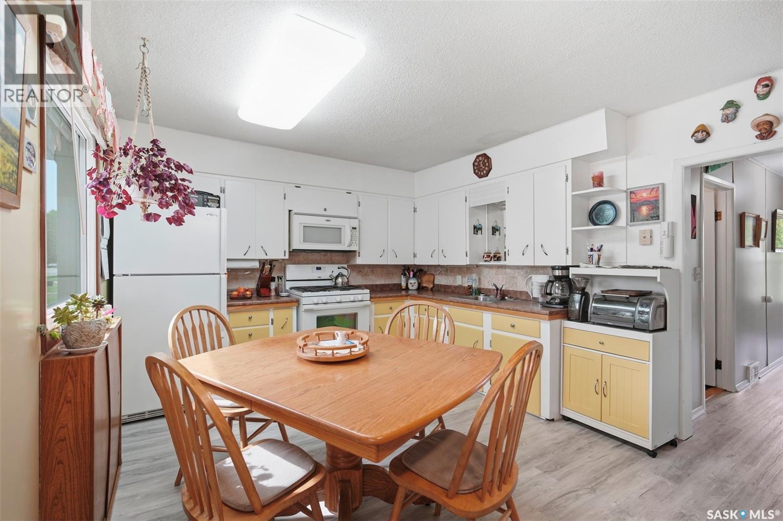208 3rd Avenue W, Watrous, Saskatchewan  S0K 4T0 - Photo 9 - SK042597