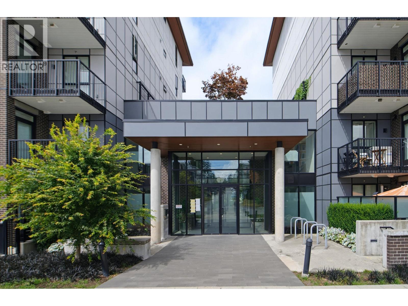 220 750 DOGWOOD STREET, Coquitlam, British Columbia
