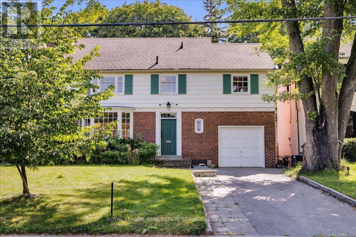 19 STRATHGOWAN CRESCENT, Toronto (Lawrence Park South)