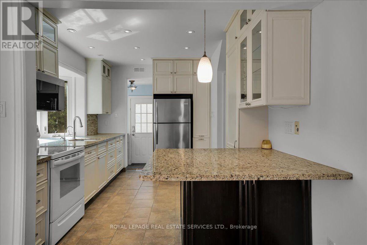 19 Strathgowan Crescent, Toronto, Ontario  M4N 2Z6 - Photo 13 - C13054542
