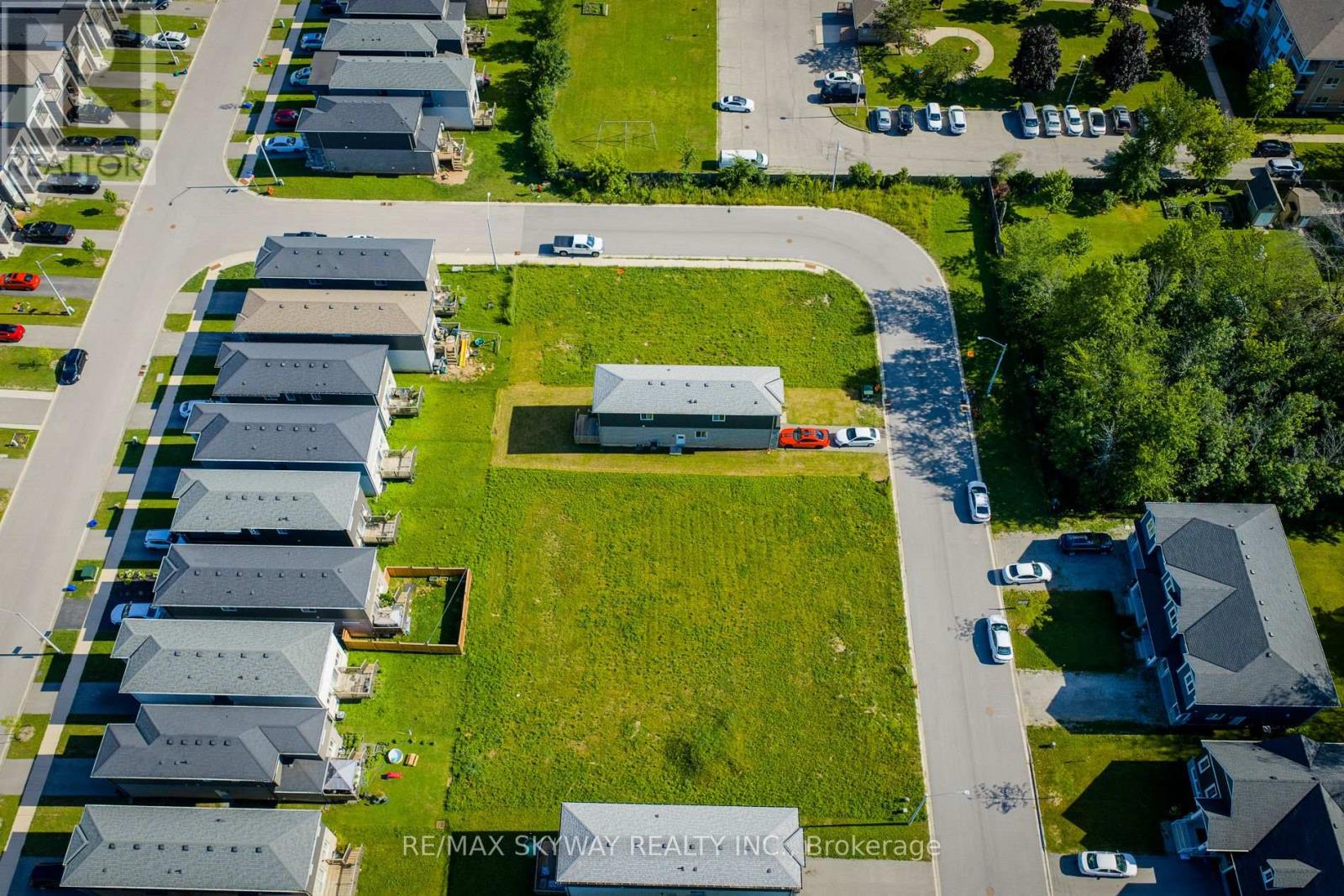215 Iva Street, Welland, Ontario  L3C 3B9 - Photo 4 - X13556160