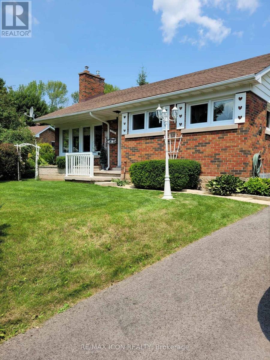 1385 7th Avenue W, Owen Sound, Ontario  N4K 5K5 - Photo 1 - X13567608