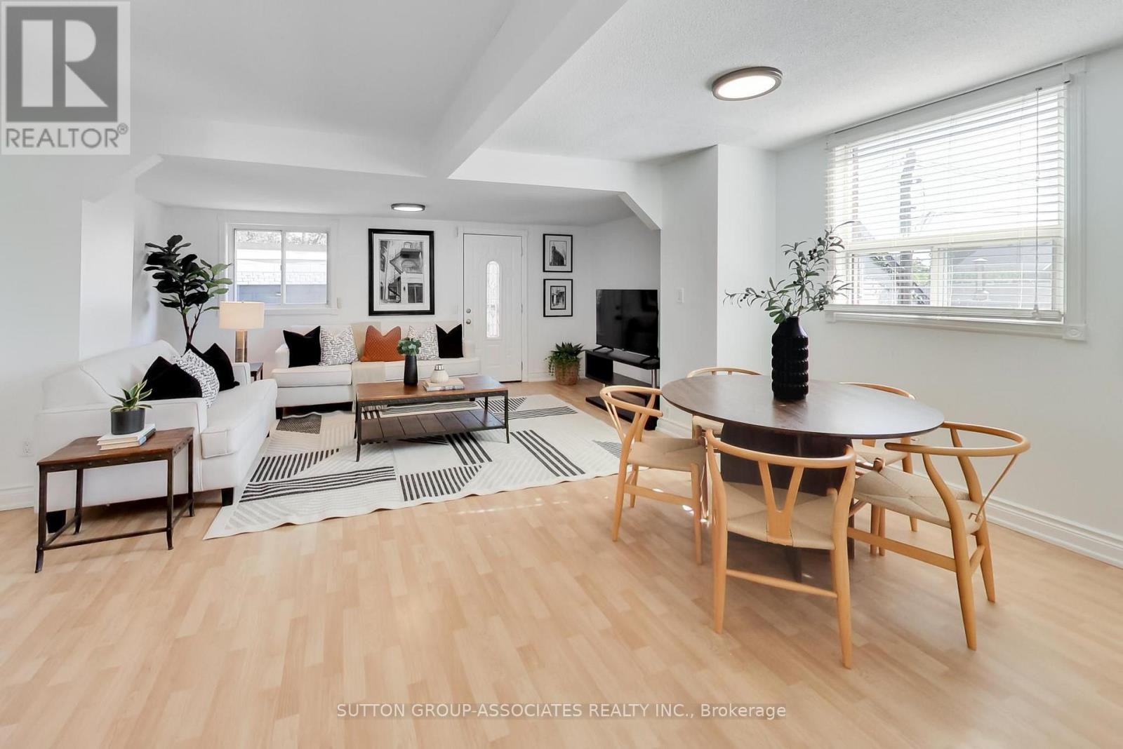 175 EARLSDALE AVENUE, Toronto (Oakwood Village)