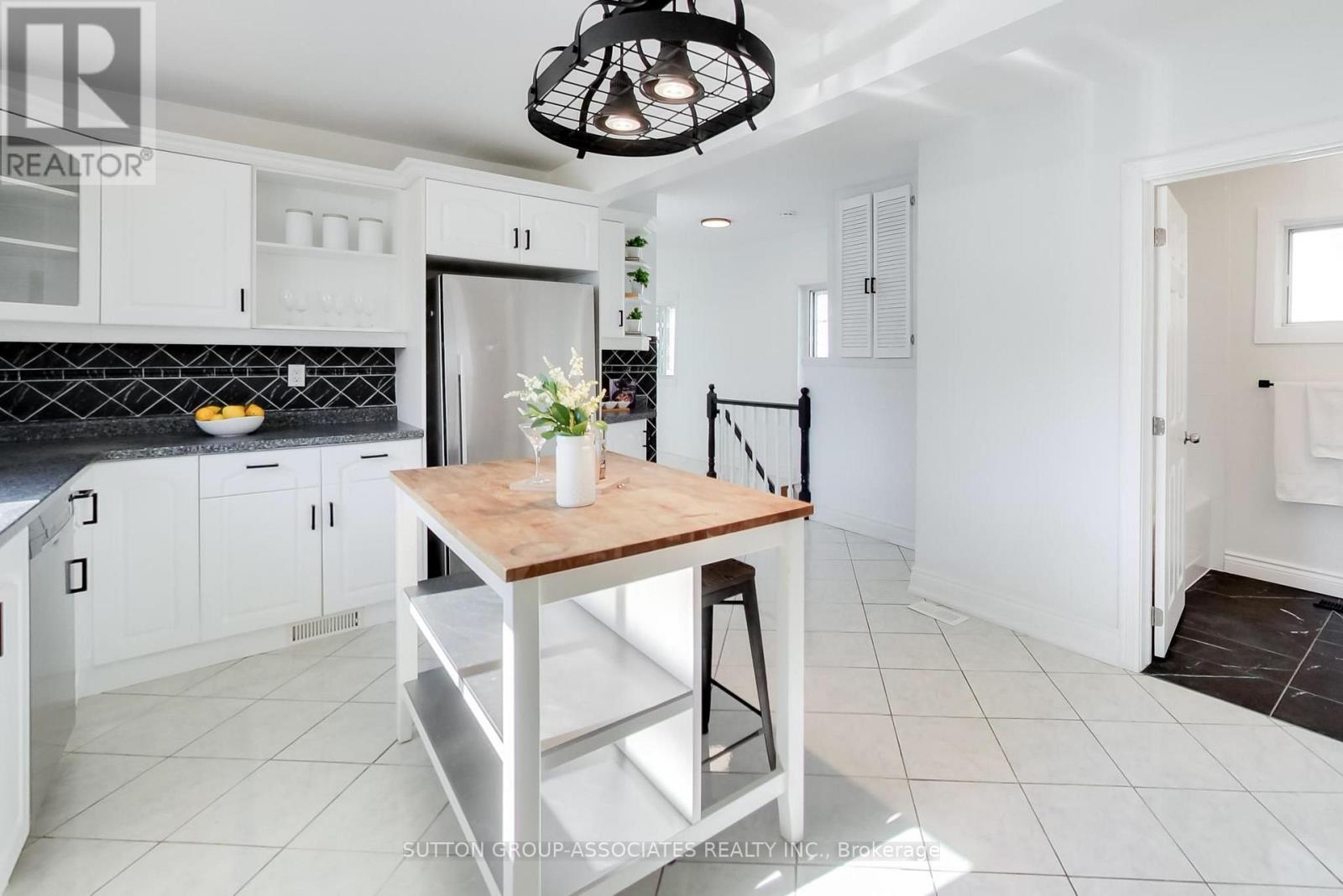 175 Earlsdale Avenue, Toronto, Ontario M6E 1L3 - Photo 15 - C13567652
