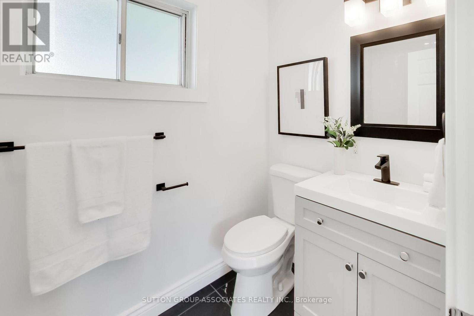 175 Earlsdale Avenue, Toronto, Ontario M6E 1L3 - Photo 17 - C13567652