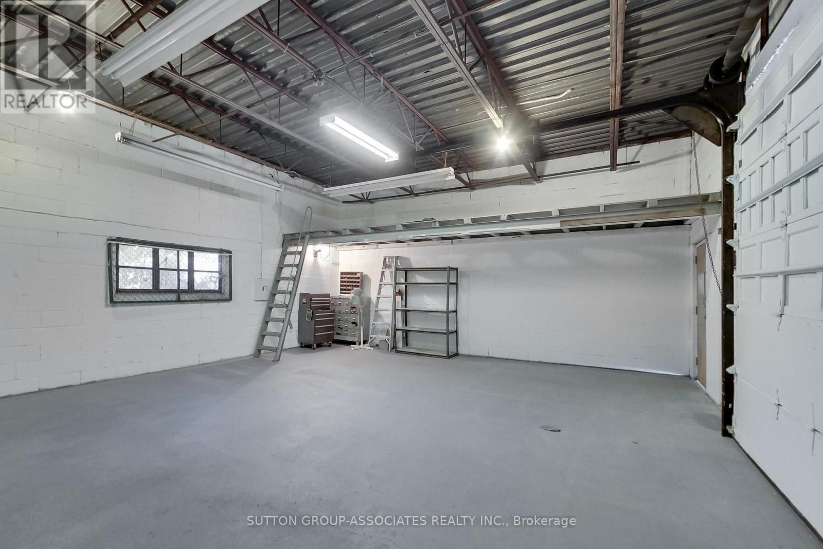 175 Earlsdale Avenue, Toronto, Ontario M6E 1L3 - Photo 2 - C13567652