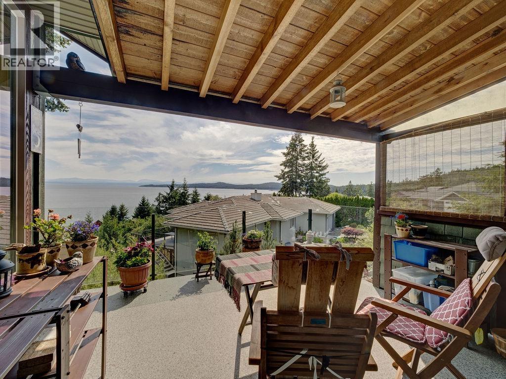 5475 Hydaway Place, Halfmoon Bay, British Columbia  V7Z 1B4 - Photo 12 - R3145775