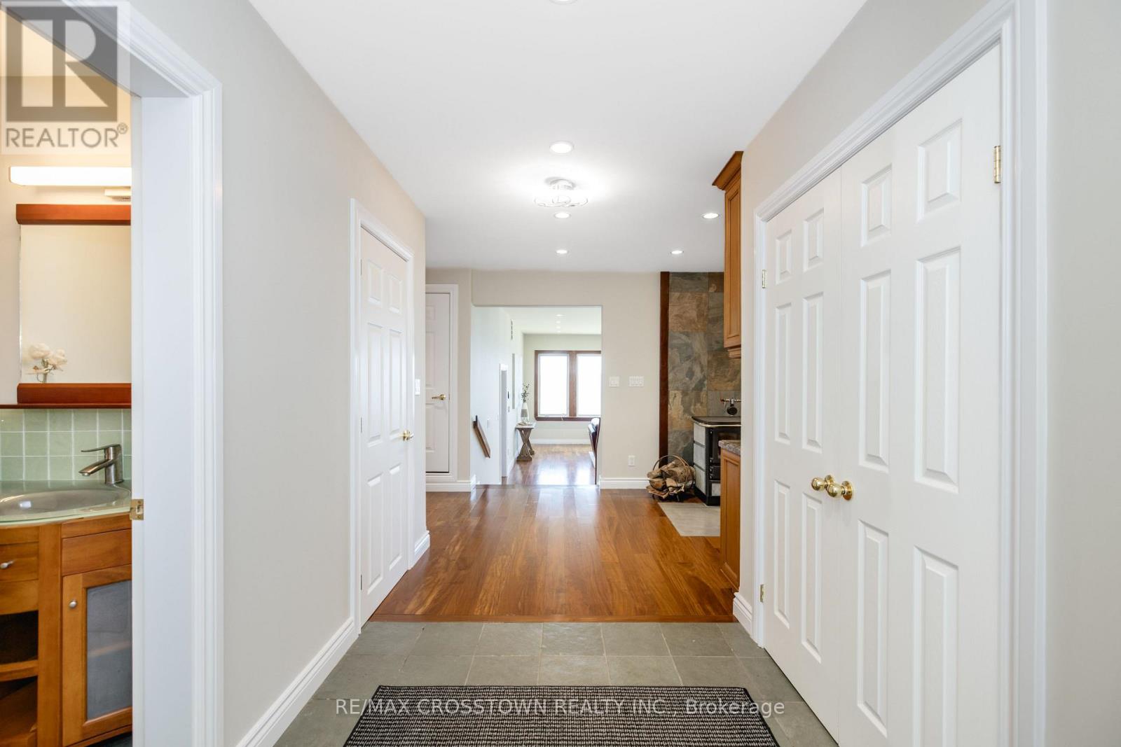 42 Bluff Point Road, Tay, Ontario  L0K 2C0 - Photo 8 - S13566942
