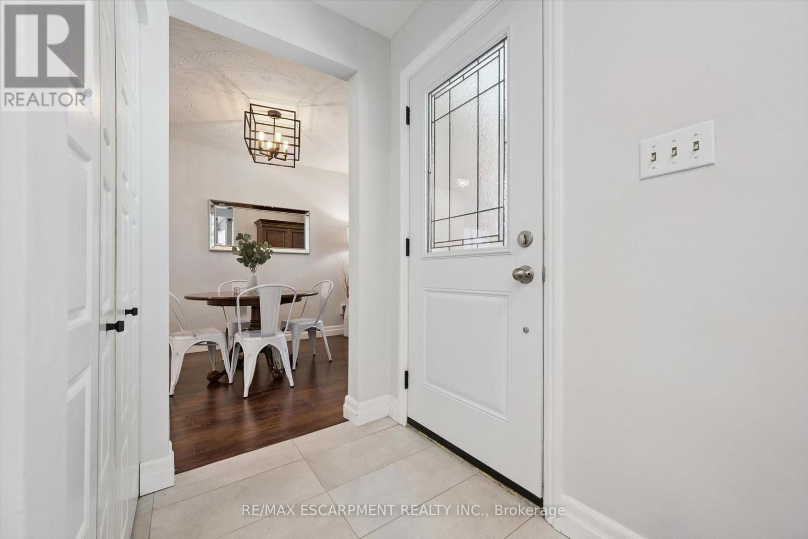 1298 Rosemary Crescent, Burlington, Ontario  L7P 2P4 - Photo 4 - W13567710