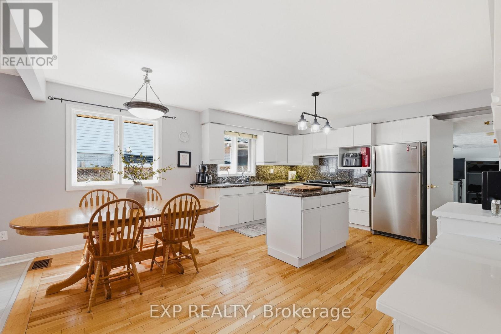 381 Timlock Place, Waterloo, Ontario  N2K 3J2 - Photo 4 - X13567580