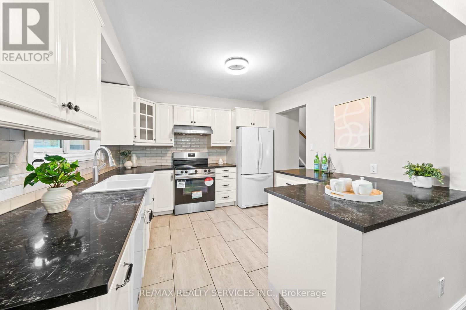 20 Highcroft Court, Kitchener, Ontario  N2E 2N9 - Photo 19 - X13567612