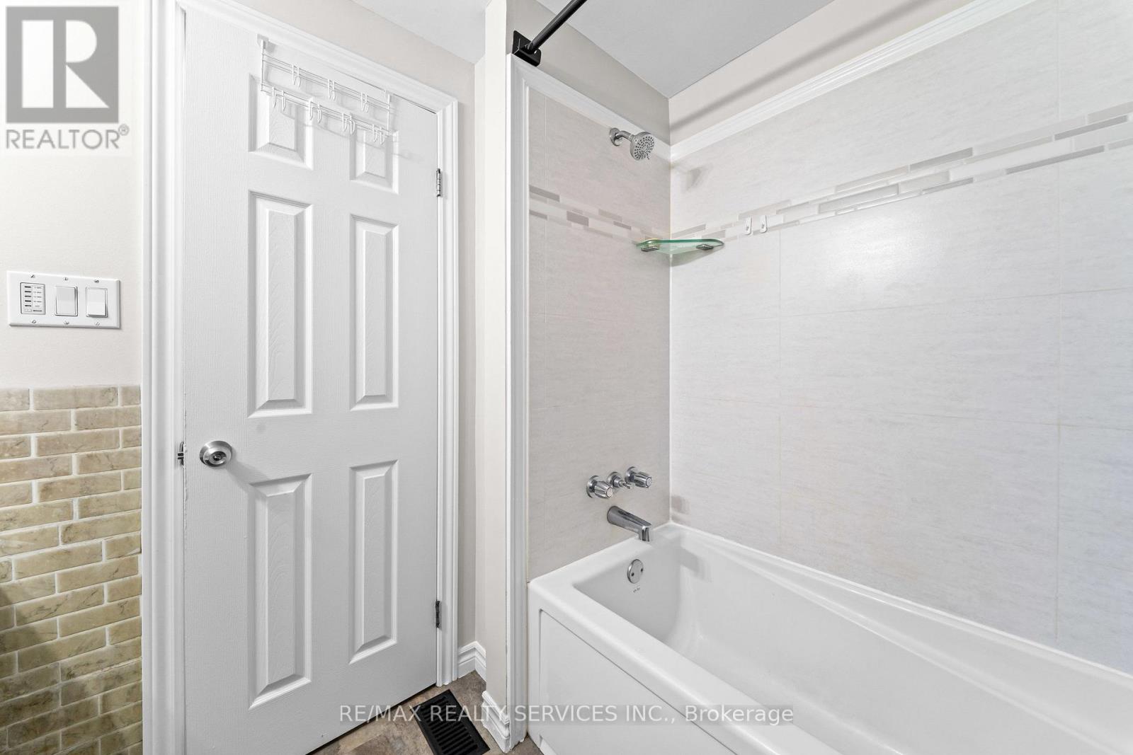 20 Highcroft Court, Kitchener, Ontario  N2E 2N9 - Photo 27 - X13567612