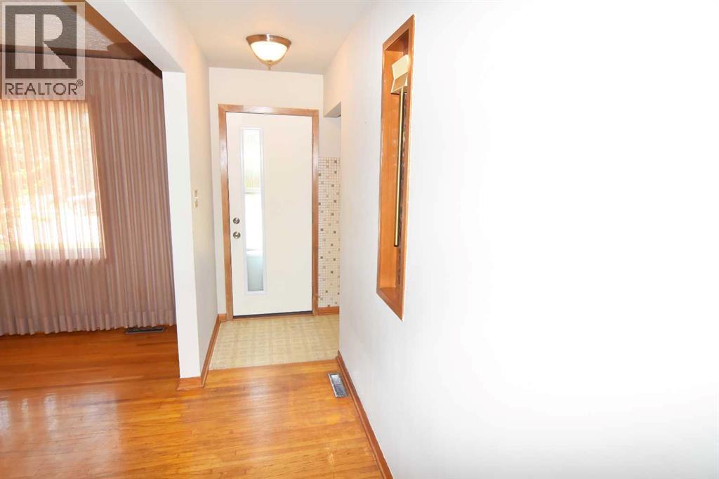 36 Cheyenne Crescent NW, Calgary, Alberta  T2L 0Z2 - Photo 7 - A2328848