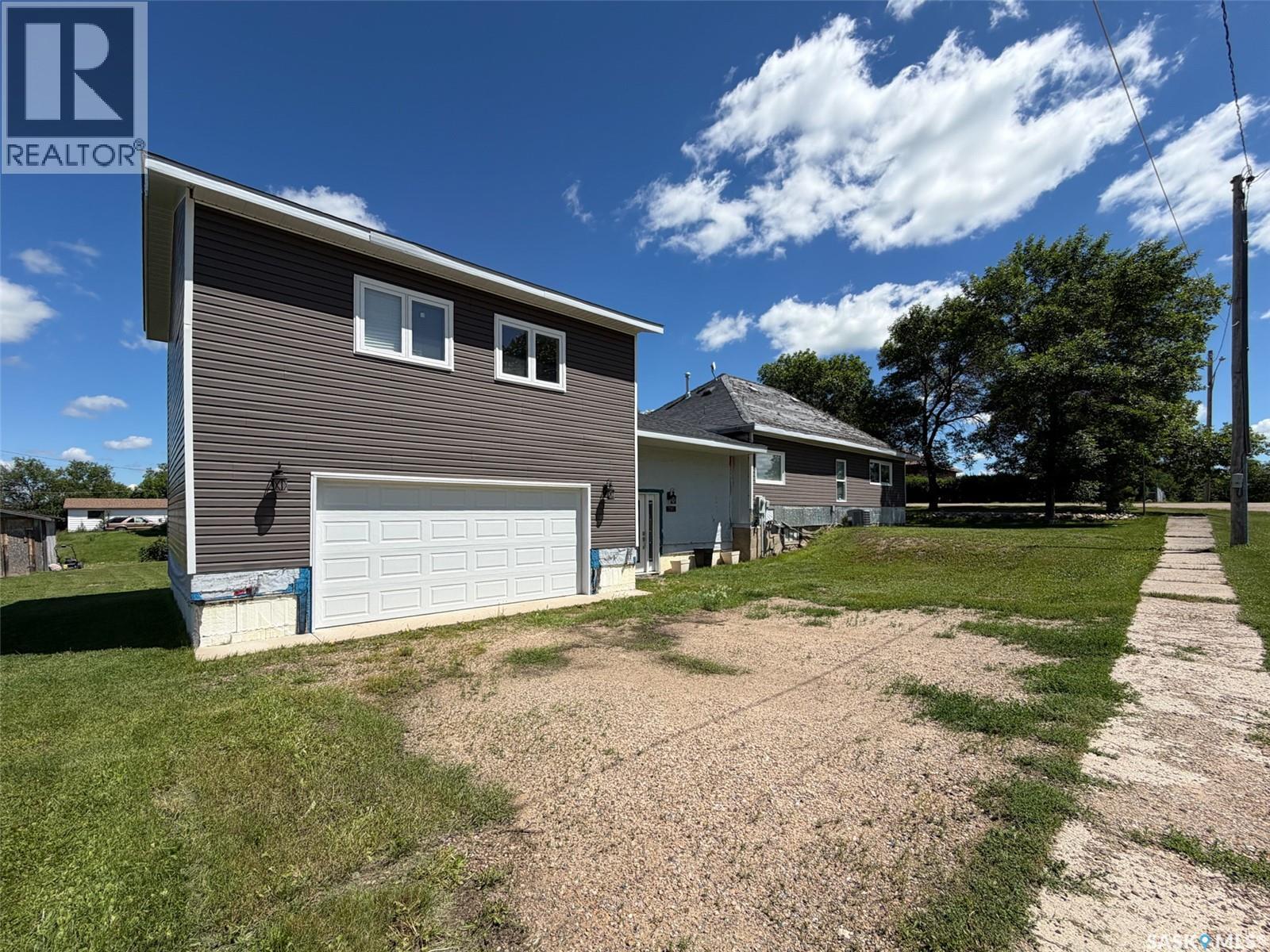 295 Ensign Street, Pennant, Saskatchewan  S0N 1X0 - Photo 3 - SK042686