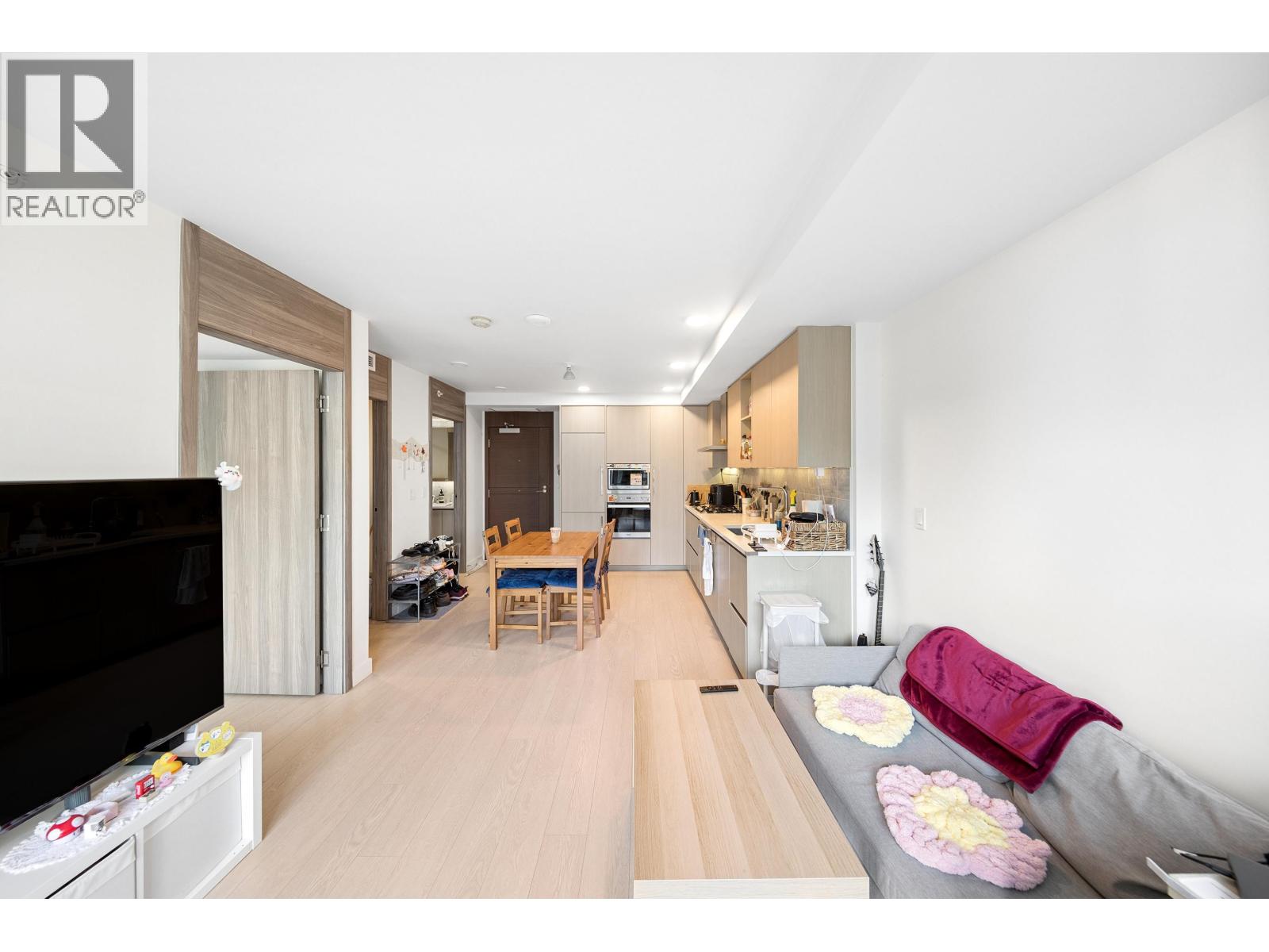512 433 SW Marine Drive, Vancouver, British Columbia  V5X 0H5 - Photo 3 - R3146001
