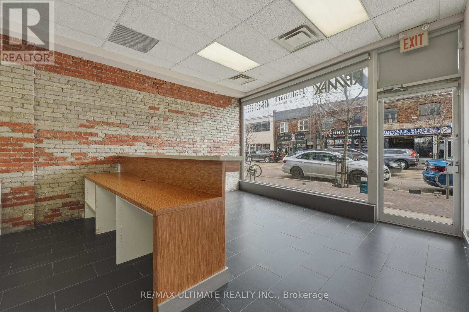 968 College Street, Toronto, Ontario  M5H 1A5 - Photo 3 - C13567862