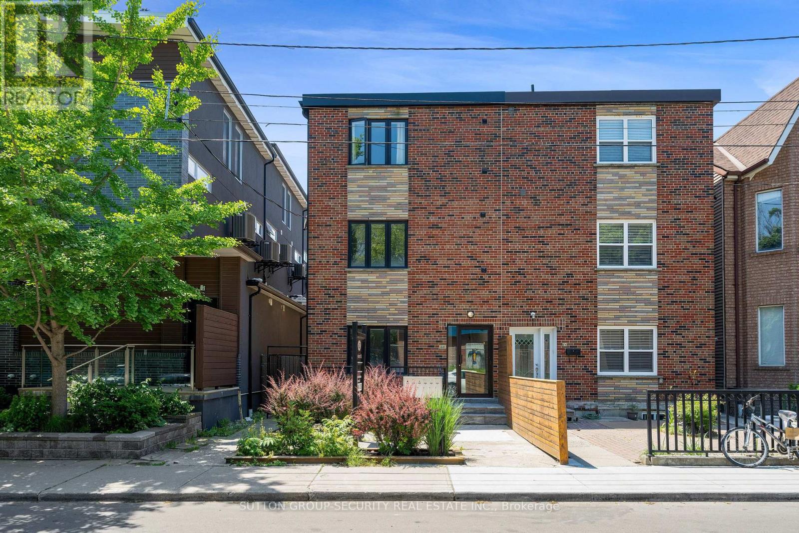 3 - 62 LIPPINCOTT STREET