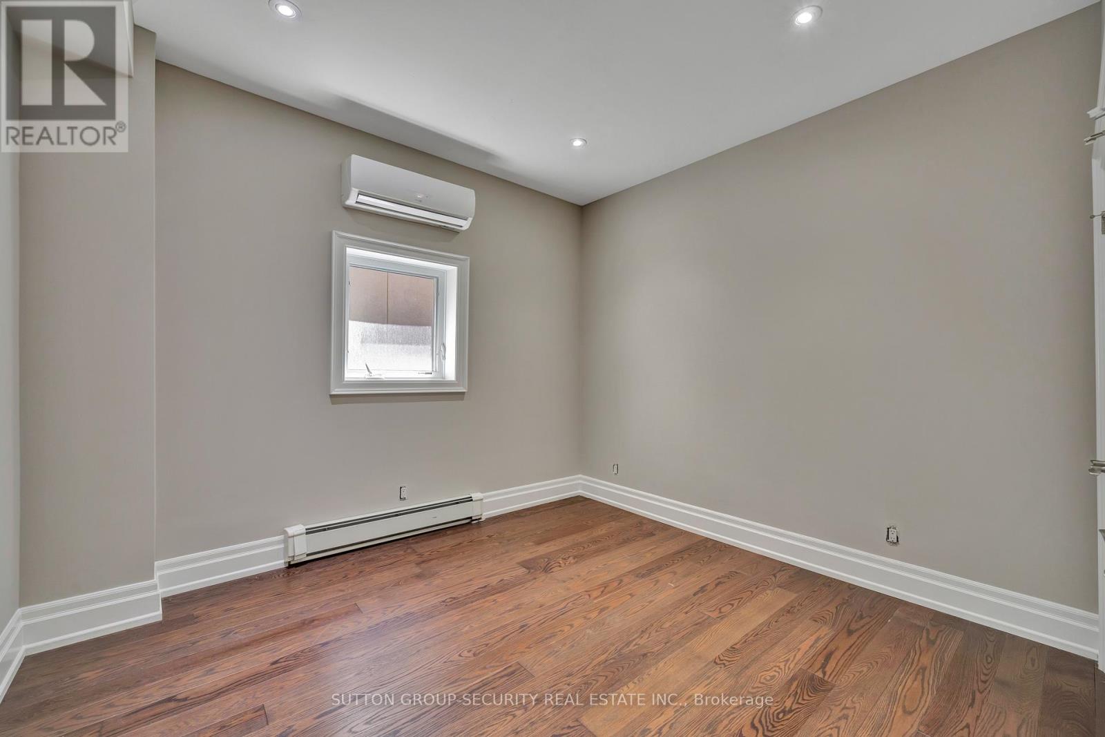 3 - 62 Lippincott Street, Toronto, Ontario  M5T 2R5 - Photo 13 - C13567916