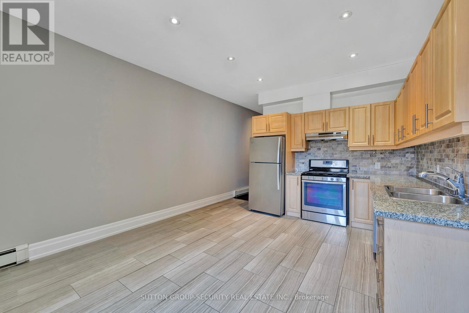 3 - 62 Lippincott Street, Toronto, Ontario  M5T 2R5 - Photo 5 - C13567916
