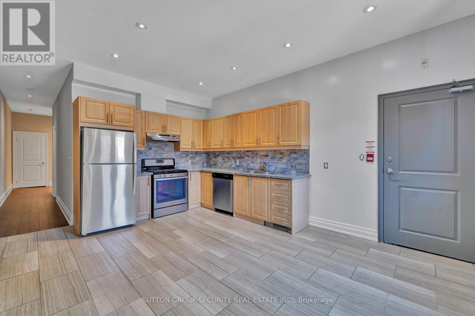 3 - 62 Lippincott Street, Toronto, Ontario  M5T 2R5 - Photo 7 - C13567916