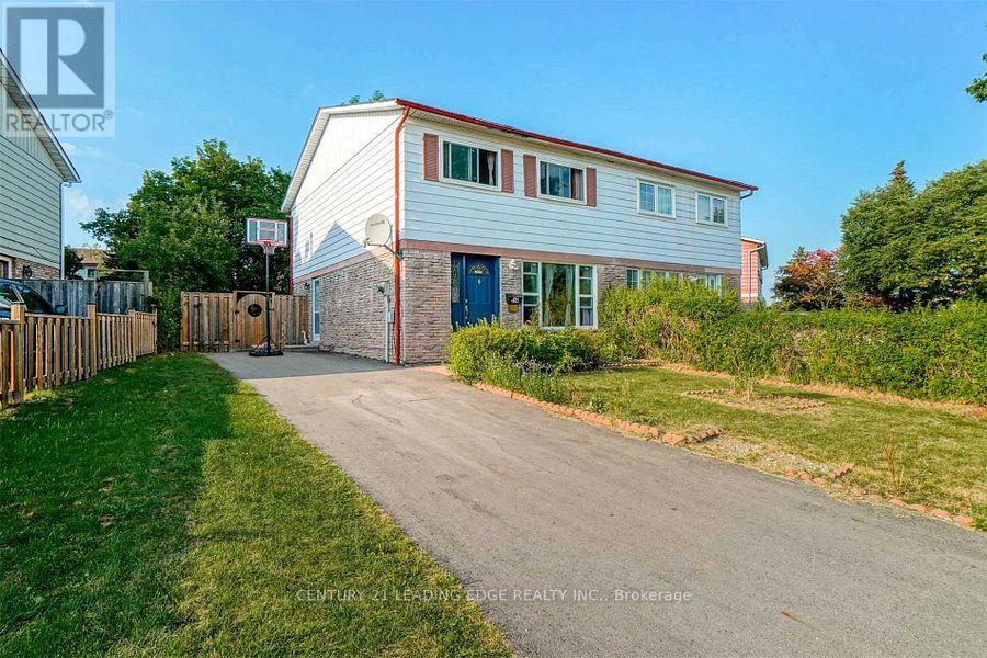 45 BURKWOOD CRESCENT, Toronto (Malvern)