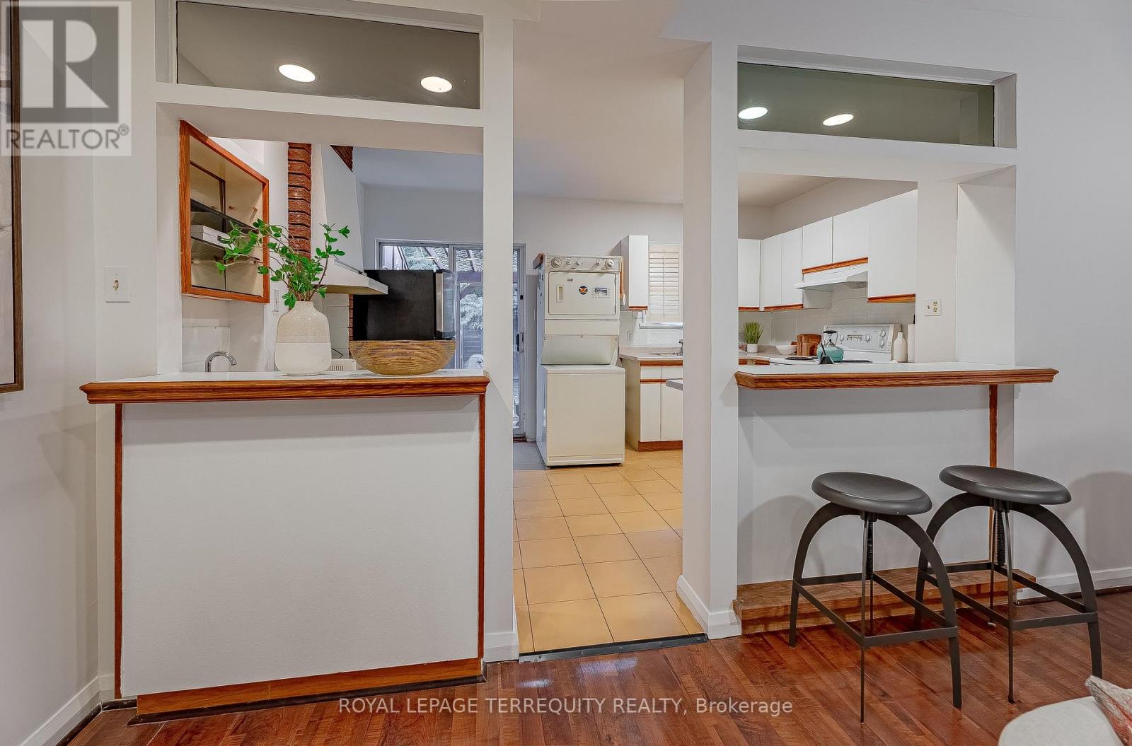 680 Woodbine Avenue, Toronto, Ontario  M4E 2J1 - Photo 13 - E13567796
