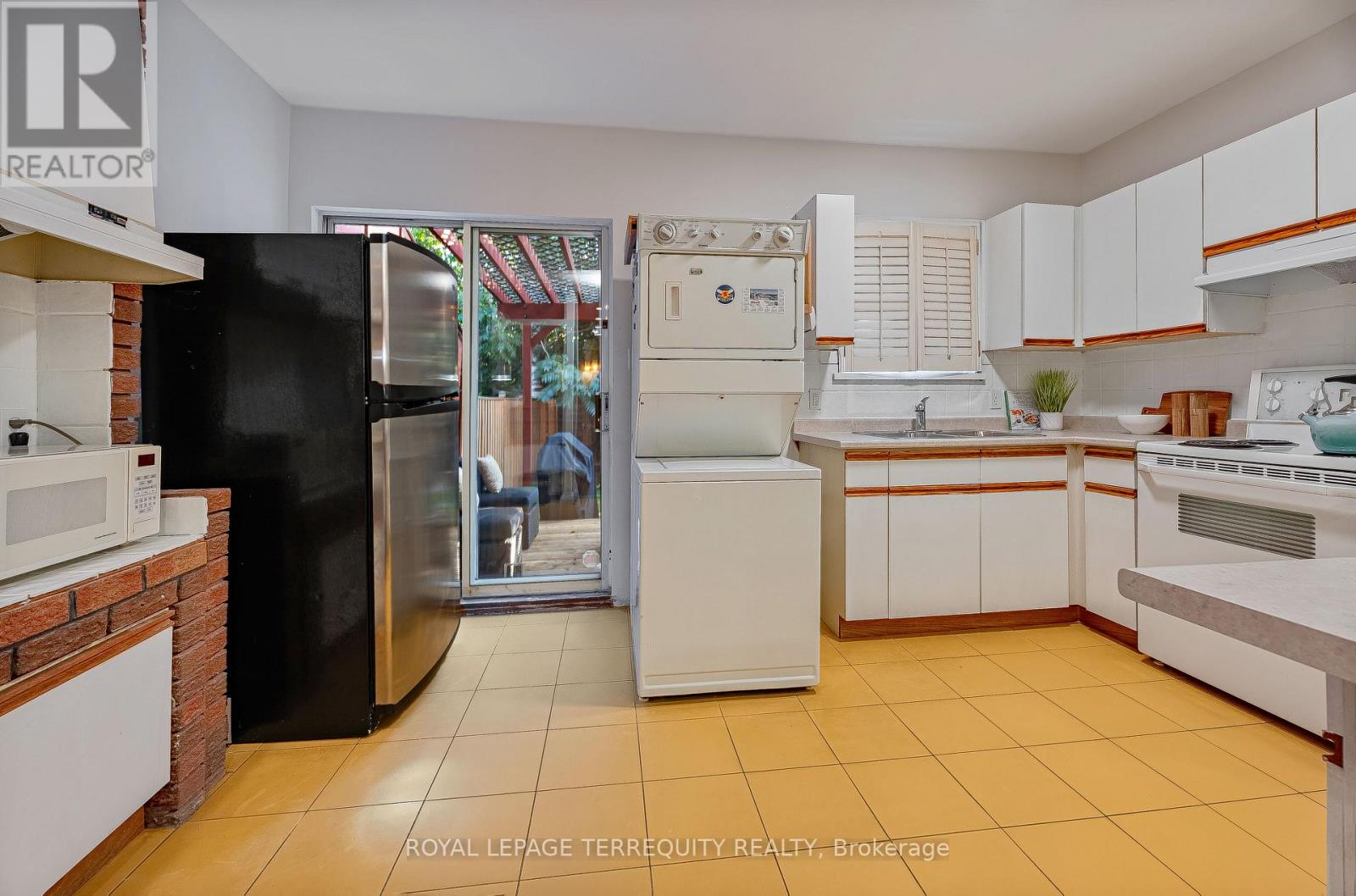 680 Woodbine Avenue, Toronto, Ontario  M4E 2J1 - Photo 14 - E13567796