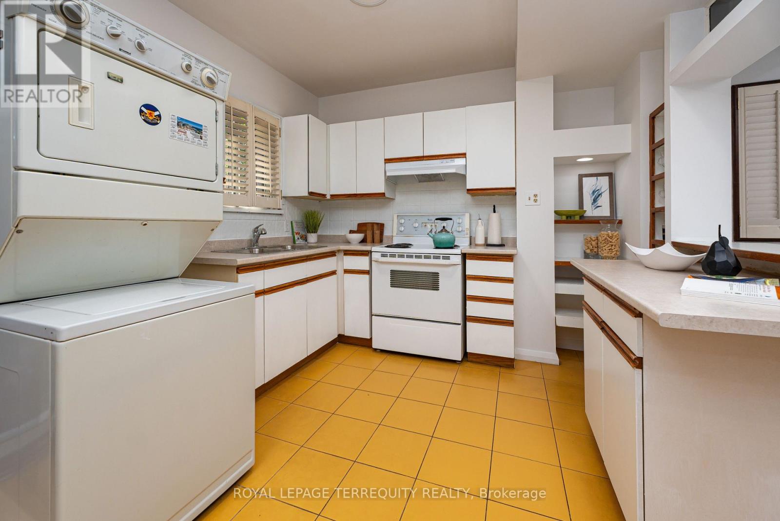 680 Woodbine Avenue, Toronto, Ontario  M4E 2J1 - Photo 15 - E13567796