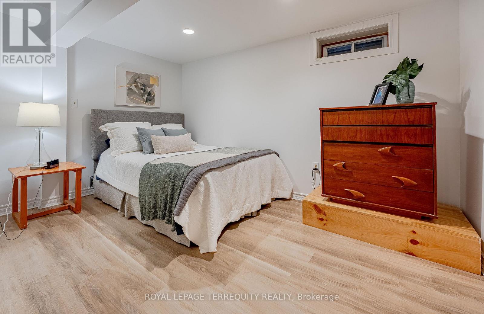 680 Woodbine Avenue, Toronto, Ontario  M4E 2J1 - Photo 27 - E13567796