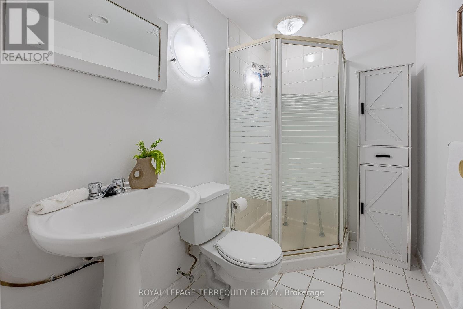680 Woodbine Avenue, Toronto, Ontario  M4E 2J1 - Photo 31 - E13567796
