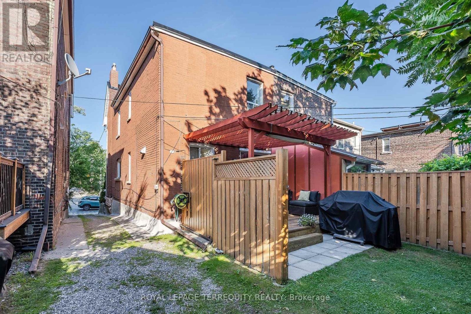 680 Woodbine Avenue, Toronto, Ontario  M4E 2J1 - Photo 38 - E13567796