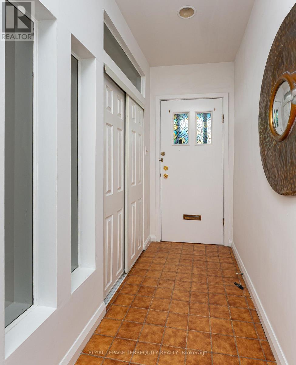 680 Woodbine Avenue, Toronto, Ontario  M4E 2J1 - Photo 5 - E13567796