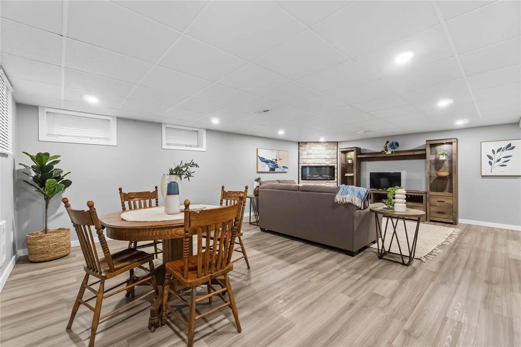 9 Iroquois Bay, Winnipeg, Manitoba  R2J 2E1 - Photo 21 - 202616532